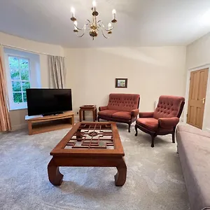 Apartment Spacious Flat Sleeps 8 Near Princes Street, Edinburgh