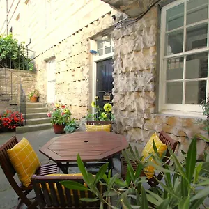 Apartment Centre New Town 2 Bedroom Flat, Edinburgh