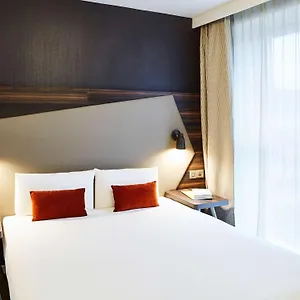 4* מלון דירות Adagio Royal Mile