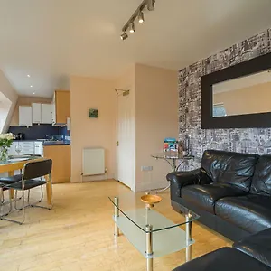 Apartment 2 Bedroom Central With Stunning Castle View, Edinburgh